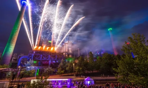 ExtraSchicht and an annual “Duisburg Akzente” festival are also held here