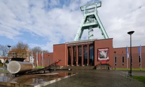Bochum Association for mining and cast steel production developed the world’s first cast steel railway wheel, a major leap in railway technology