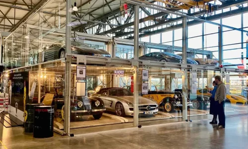 Hub for Car Enthusiasts